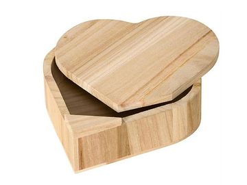 Drevená krabička - srdce - 15x14x5 cm